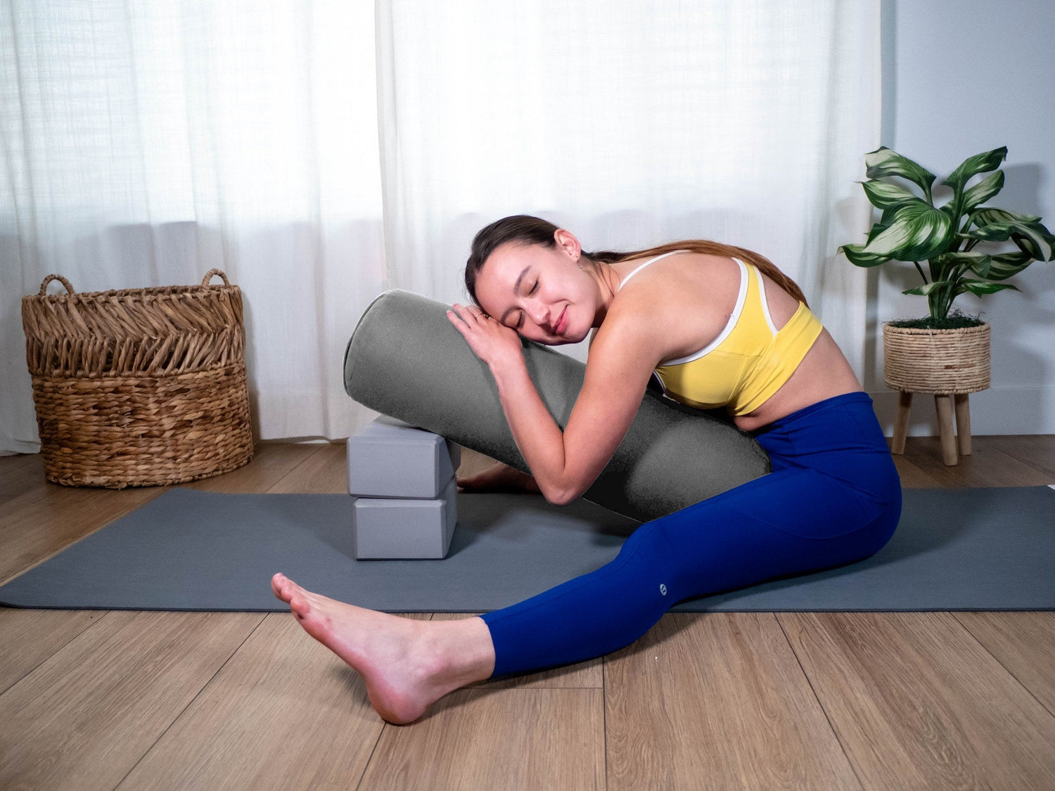 Bolster Pillow for Yoga & Meditation - Pranayama Cylindrical Cotton Bolster (26