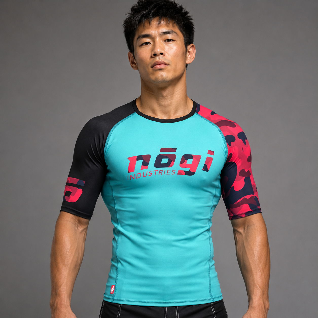 Recordemos el Rashguard de manga corta Camo