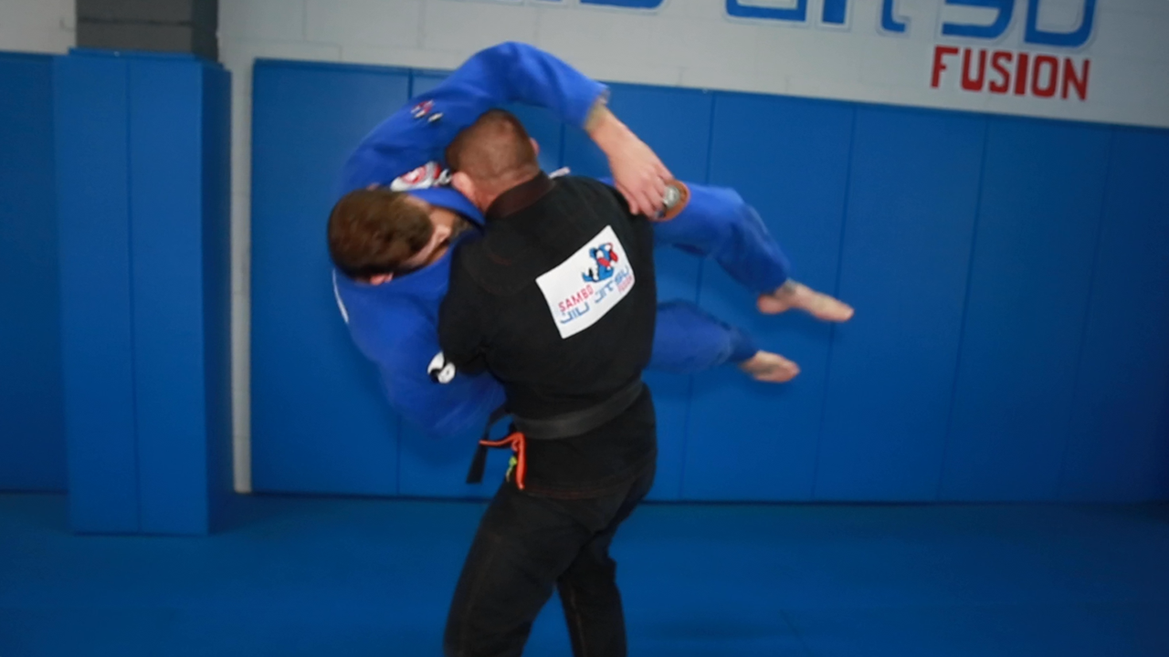 The Elbow Weave Throw Series DVD by Vladislav Koulikov - Budovideos