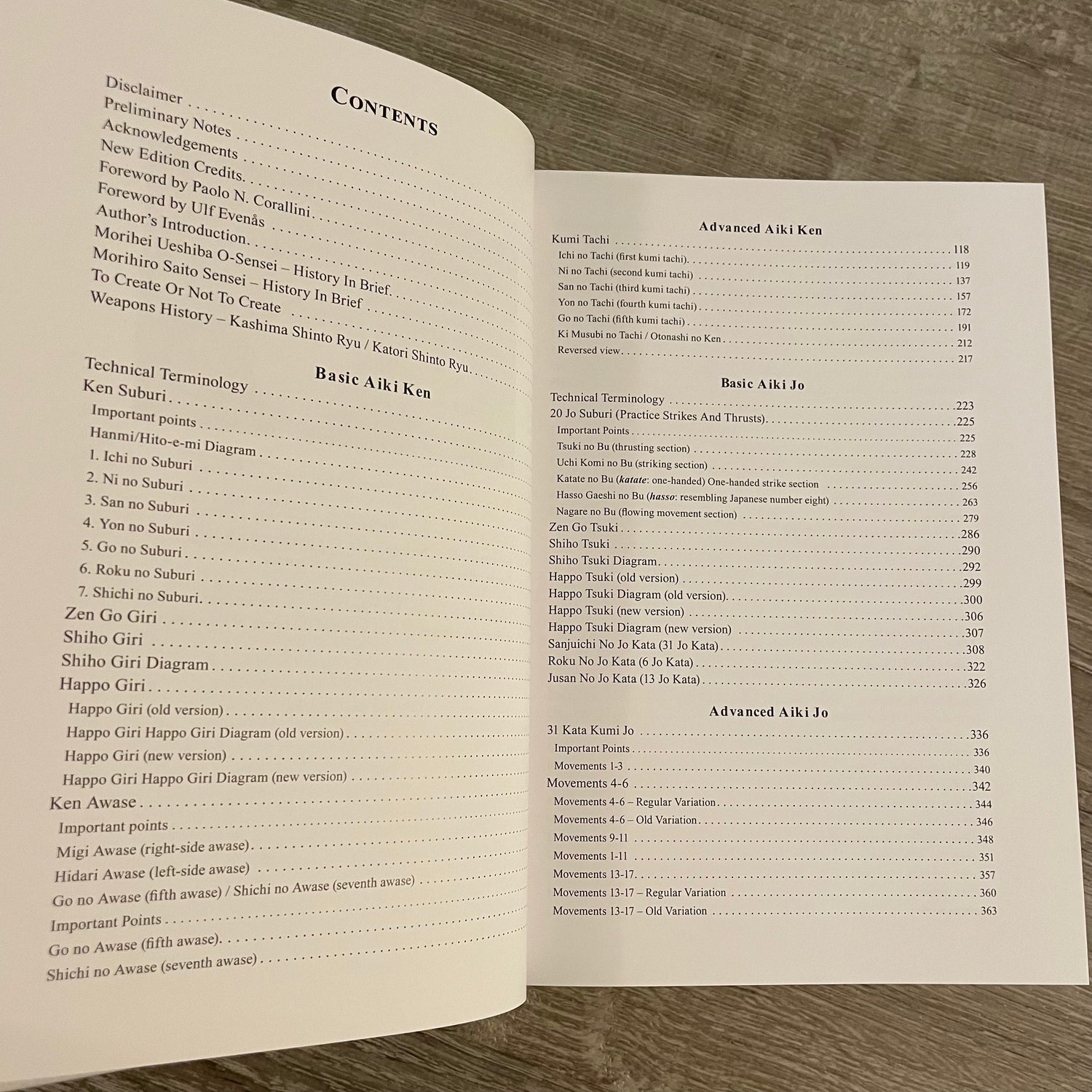 吹技 Basic & Advanced Aiki Ken & Aiki Jo 特別版ブック イーサン・ワイスガード著 (ハードカバー)