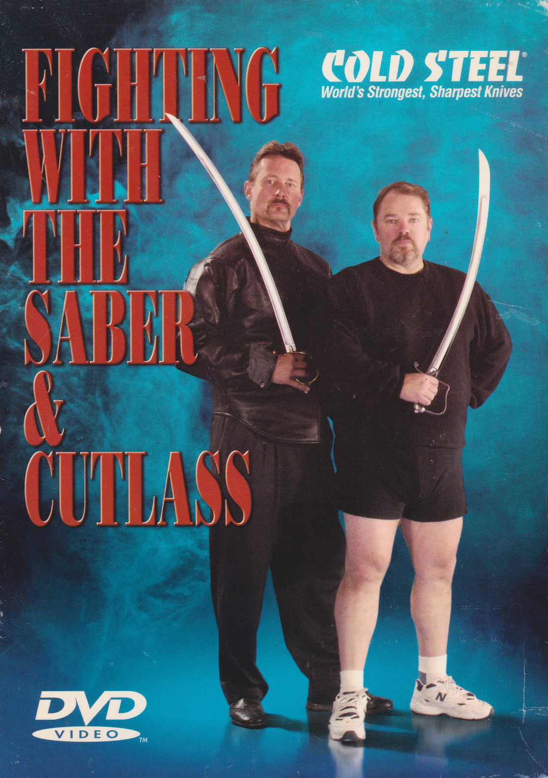 Luchando con el DVD Sabre & Cutlass 2 de Lynn Thompson.