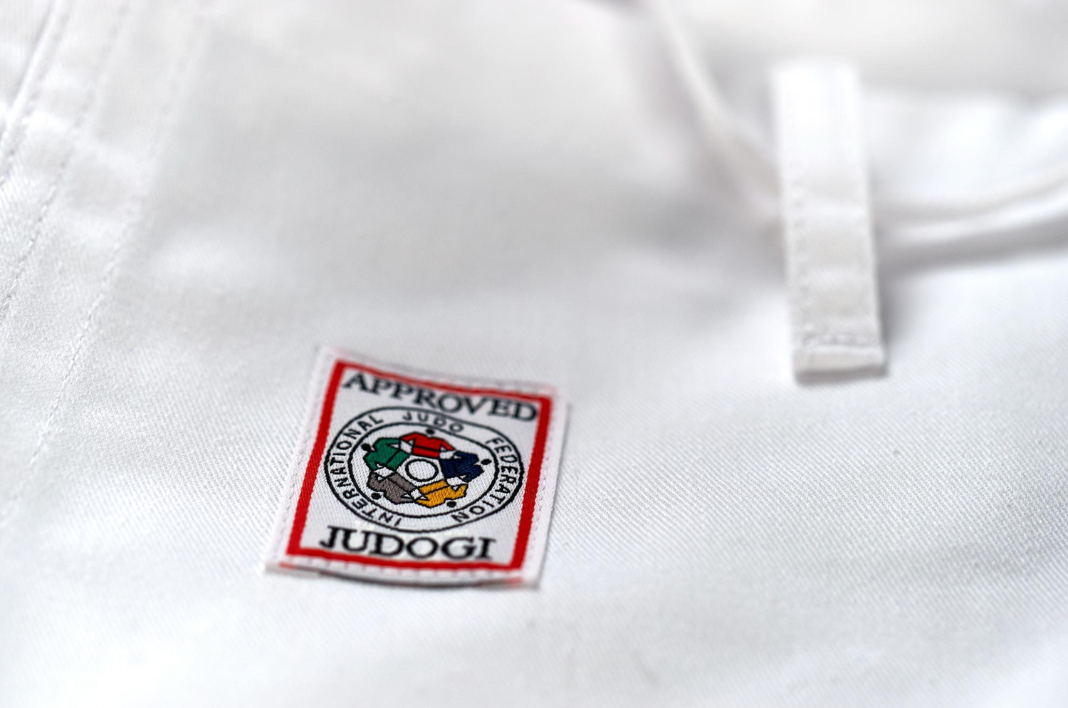 IJF Champion 3 Judo Gi - Slim - Blanco de Adidas 