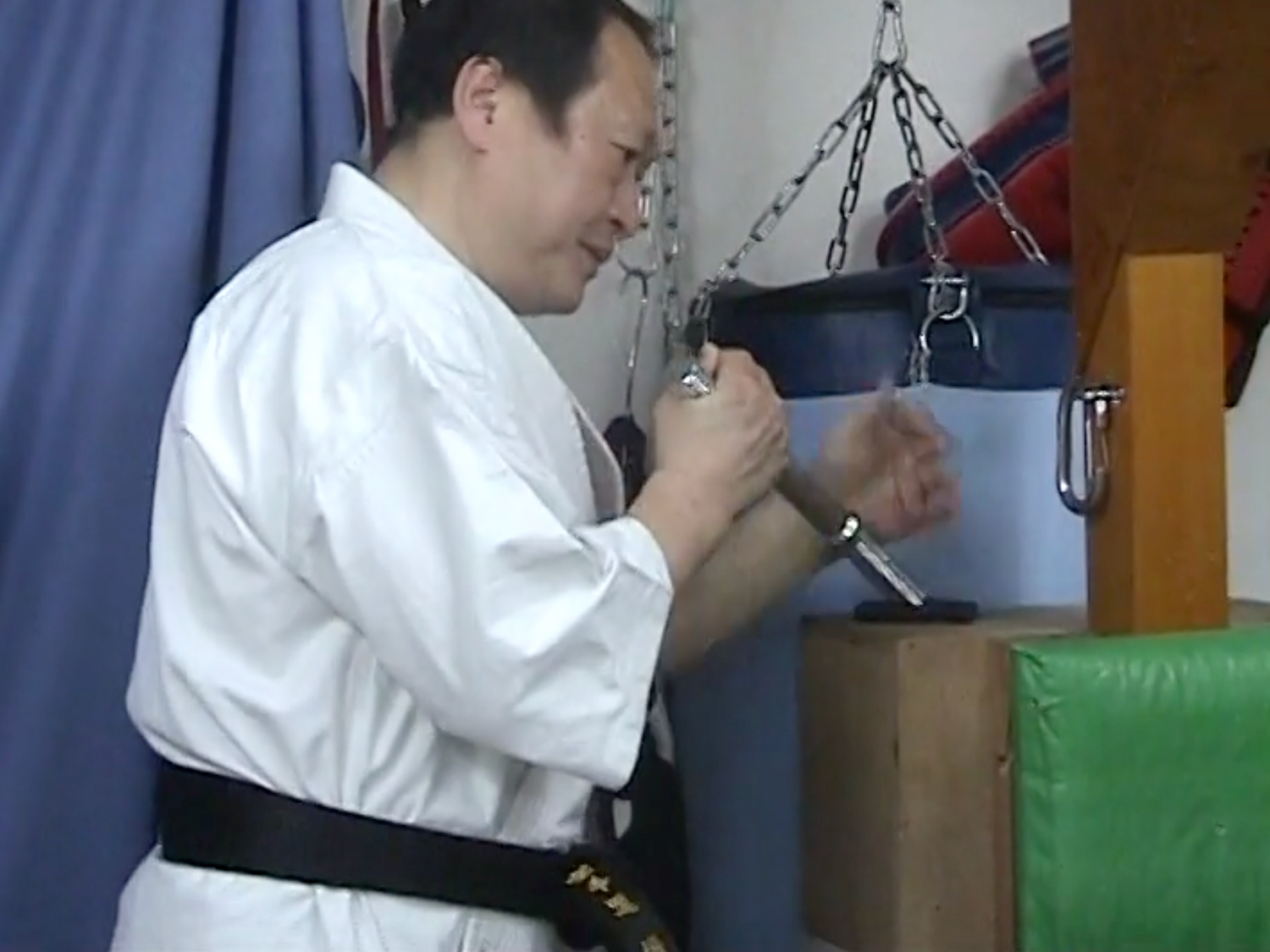 Tatsujin Vol 2: Libro y DVD de las leyendas más fuertes del Karate (usado)