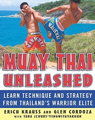 Muay Thai Unleashed: タイの戦士エリートの本からテクニックと戦略を学ぶ (中古)