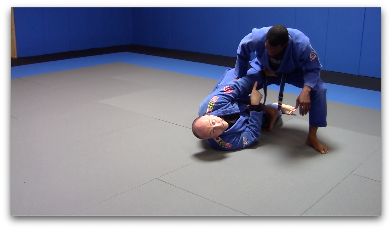 Escaping Knee on Belly and Reverse Knee on Belly with Ante Dzolic (On Demand) - Budovideos Inc